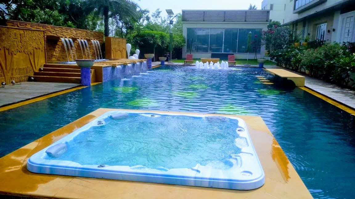 auroville swimming pool-Size 58 X 18.6 X 4.6